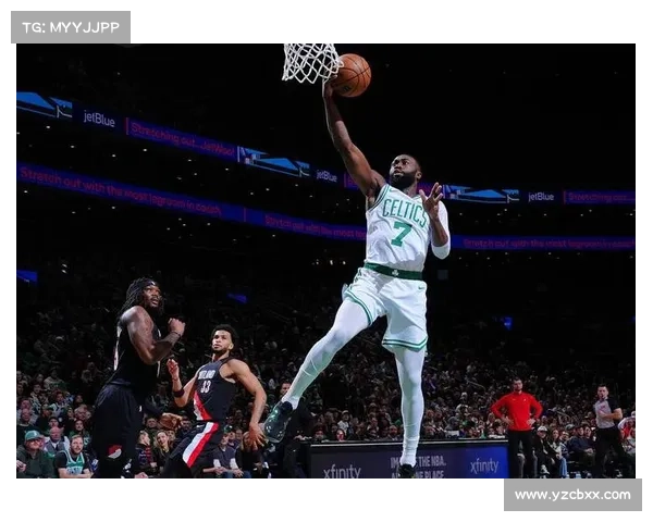 布朗砍下23分11篮板全能表现助力球队胜利展现全面实力